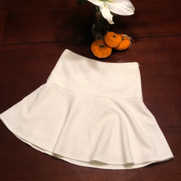 LOFT Dresses & Skirts - LOFT XS White Skirt
